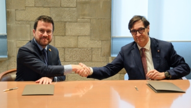 El pacto PSC-ERC cede la gestión de los impuestos, el blindaje del catalán y la red de embajadas