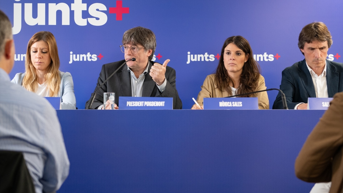 El expresidente de la Generalitat, Carles Puigdemont, en un acto de Junts.