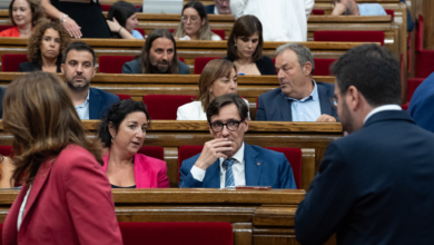 Gobierno y PSC intentan salvar con ERC el escollo del cobro de impuestos bajo la amenaza de Puigdemont