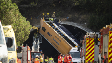 Tres heridos graves en el accidente de un autobús en Pineda de Mar (Barcelona)