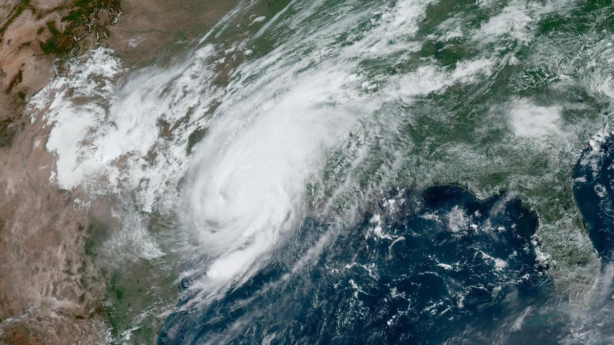 Una imagen de satélite muestra al huracán Beryl aproximándose a la costa de Texas, en Estados Unidos.