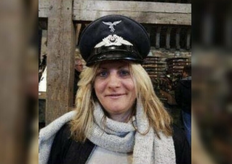 Polémica con la candidata de Le Pen por posar con una gorra nazi