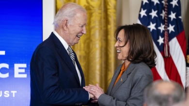 Biden anuncia que se retira de la carrera presidencial y apoya a Kamala Harris como sucesora