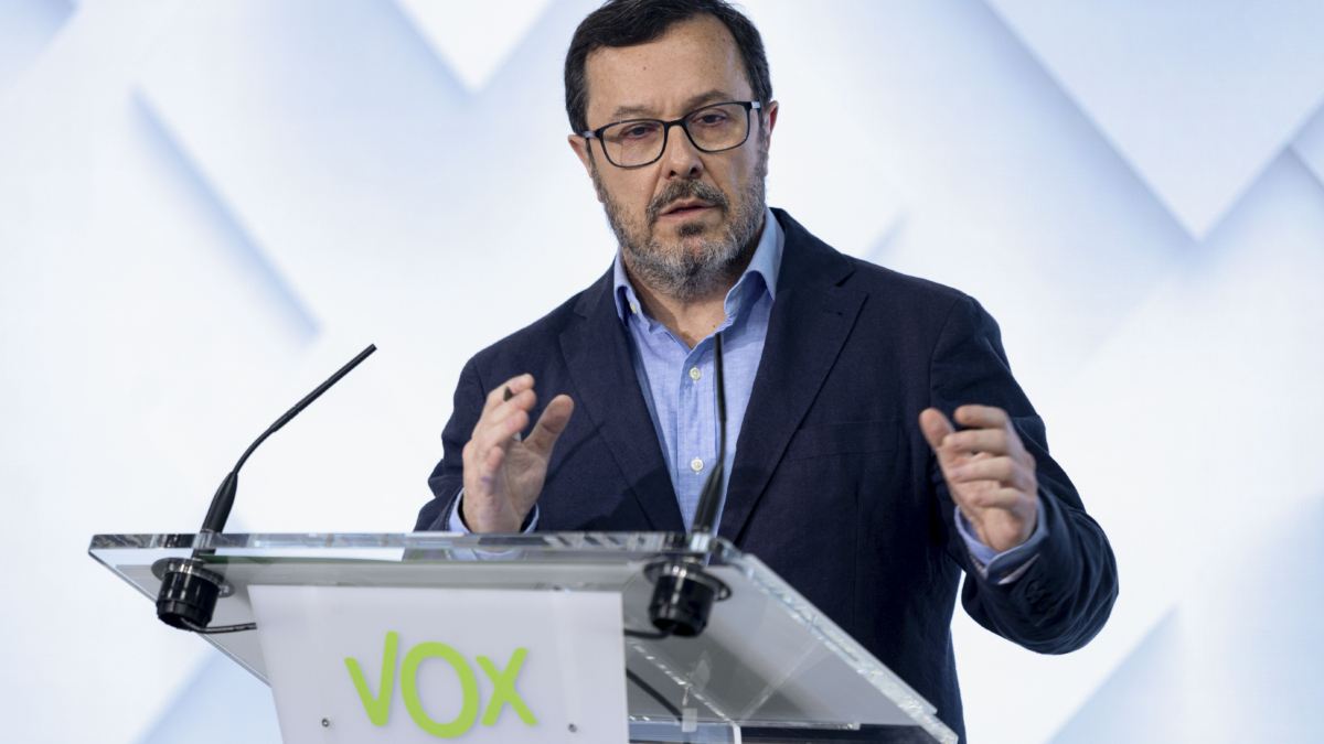 El portavoz nacional de Vox, José Antonio Fúster, en su comparecencia de este lunes en Bambú, la sede nacional del partido