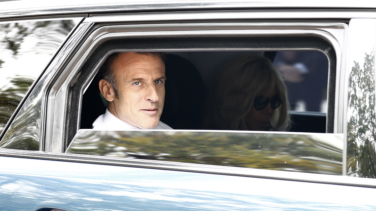 Macron rechaza la dimisión de Attal "para garantizar la estabilidad del país"