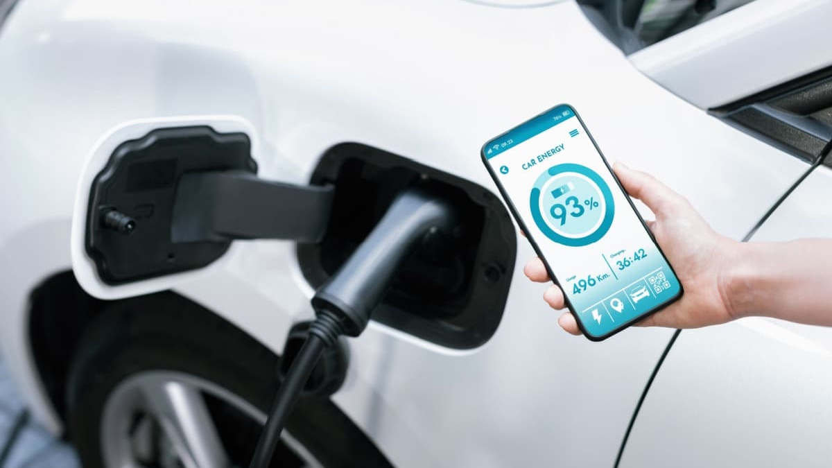 Estas son las mejores apps de coche eléctrico para encontrar puntos de recarga disponibles para uso público / Shutterstock
