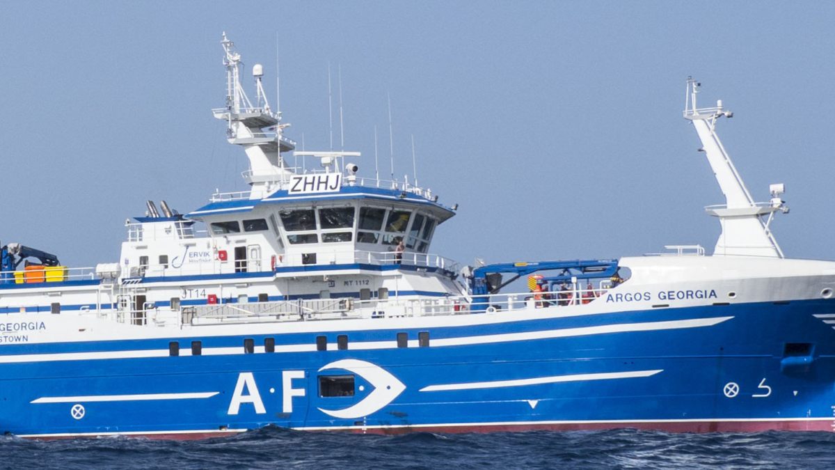 Al menos tres tripulantes muertos en un pesquero hundido en las Islas Malvinas