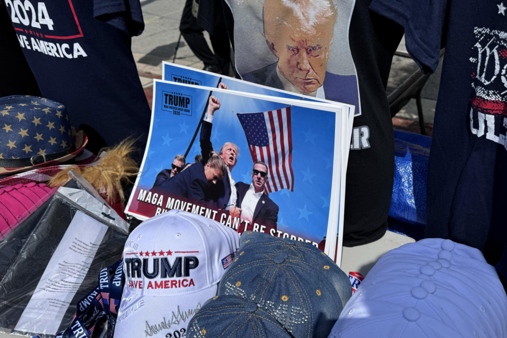 Camisetas estampadas con la imagen de Donald Trump en la Convención Republicana