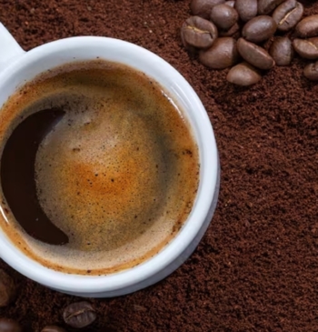 El café es una de las bebidas más consumidas en el mundo, con muchos beneficios. Pero dependiendo de algunas personas, su toma puede ser un riesgo para la salud. /Shutterstock