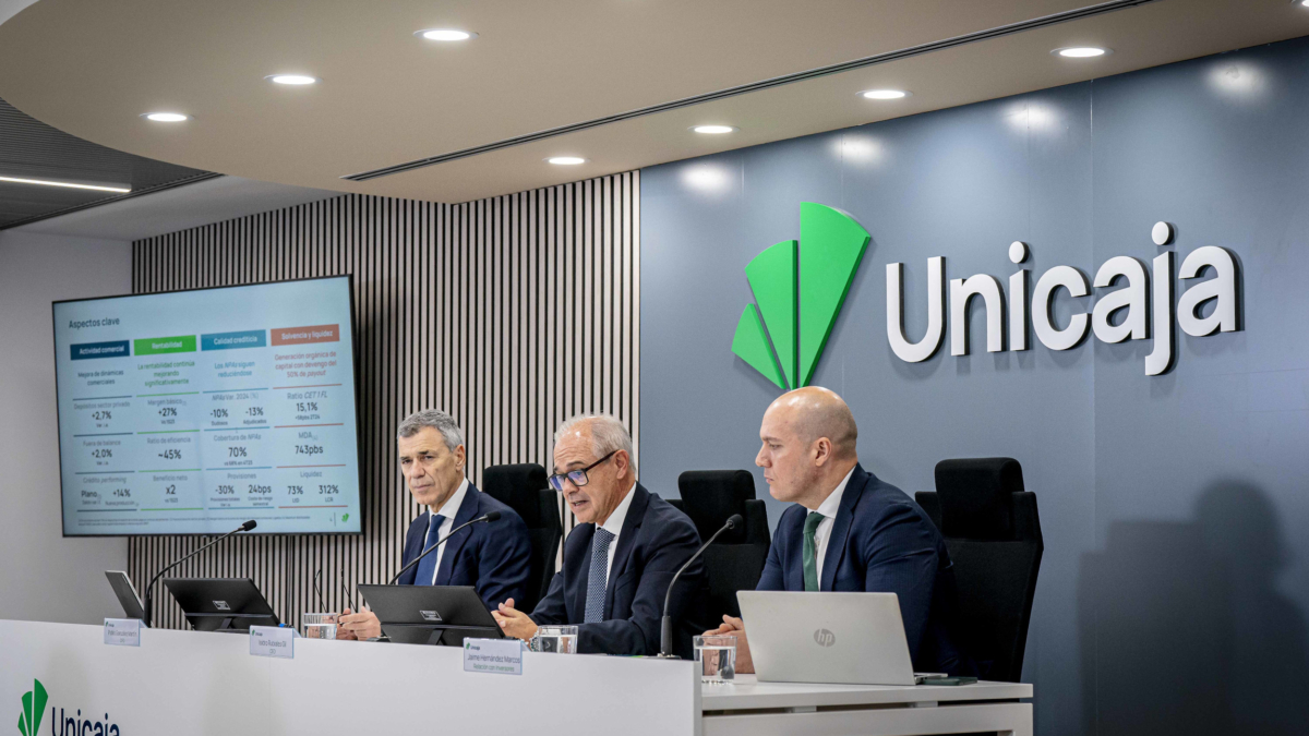 Unicaja seguirá sin cobrar comisiones a la mayoría de sus clientes por su retorno positivo
