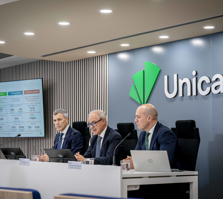 Unicaja seguirá sin cobrar comisiones a la mayoría de sus clientes por su retorno positivo