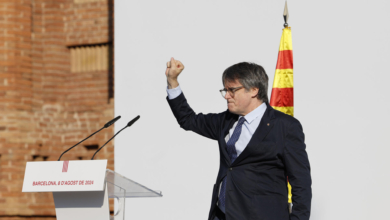 La burla de Puigdemont opaca la rendición de Illa