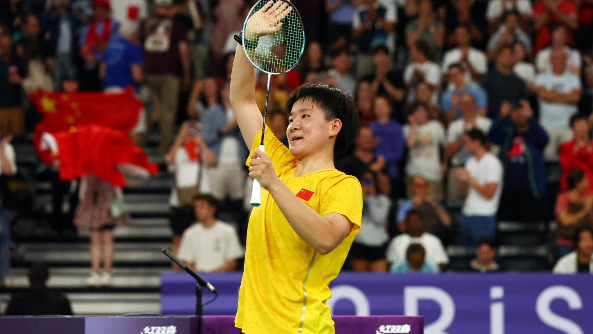 La jugadora de bádminton, He Bingjiao, de China, en los JJOO de París