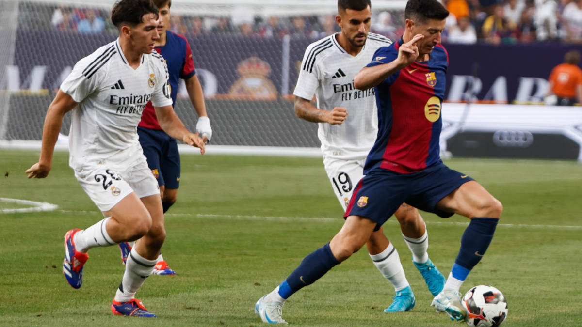 Partido del Real Madrid y Barcelona durante la pretemporada