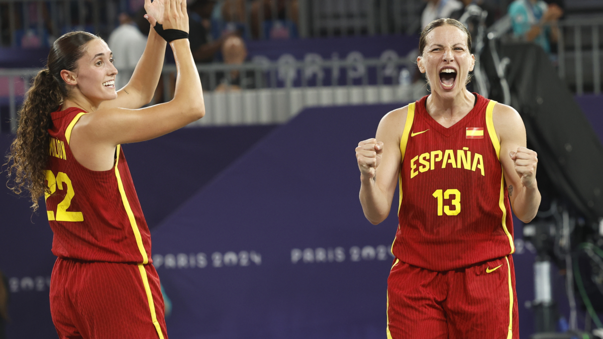 La jugadoras de España Sandra Ygueravide (d) y Juana Camilion en los JJOO de París