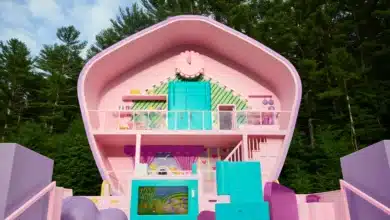 La casa-cofre de Polly Pocket abre sus puertas a tamaño real en Airbnb