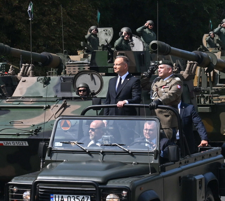 Polonia exhibe músculo militar con la mirada puesta en la Rusia de Putin