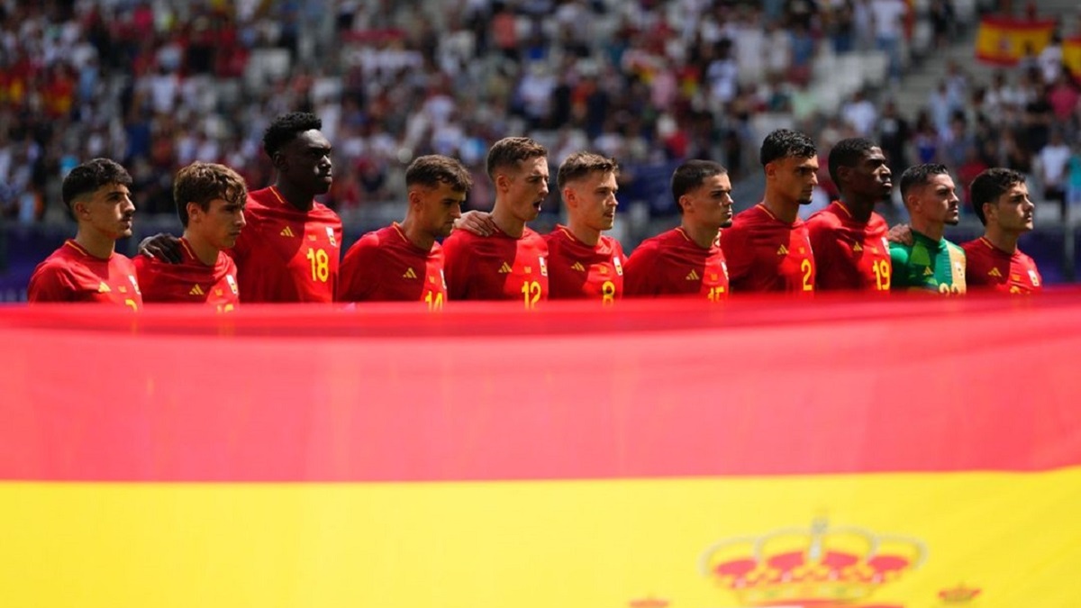 Los jugadores de la selección masculina de fútbol de España se midan a Francia este viernes /@SEFútbol