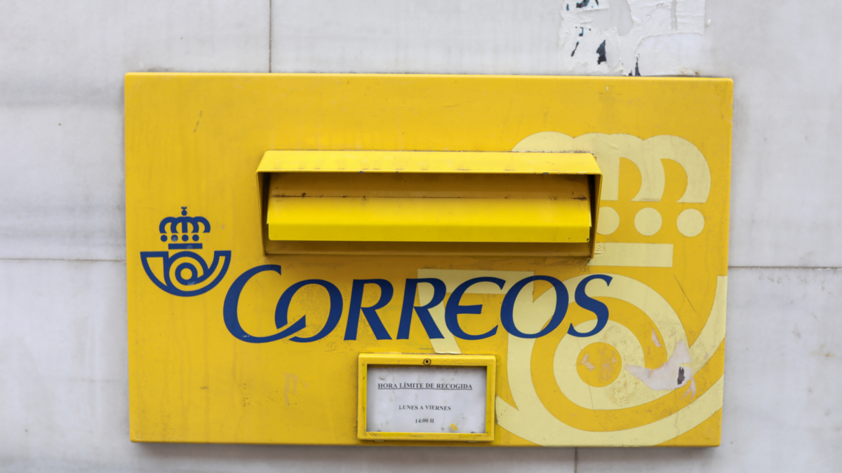 Un buzón de Correos.