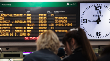 Renfe confía al empresario del 'caso Begoña Gómez' la mejora de la información en tiempo real sobre incidencias