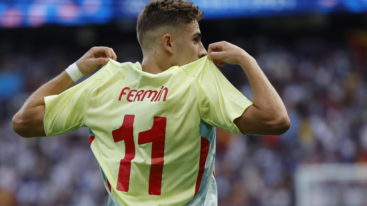 Fermín López celebra uno de los goles en la final de los JJOO