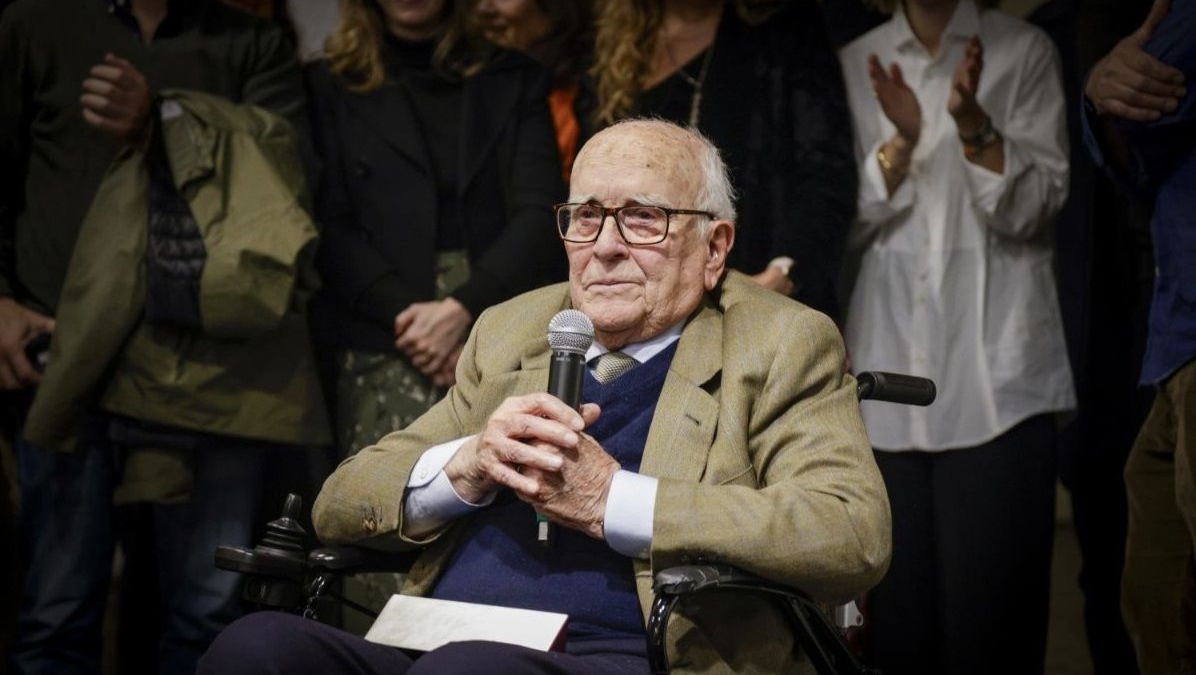 Muere el diseñador Miguel Milá, creador de la lámpara cesta, a los 93 años