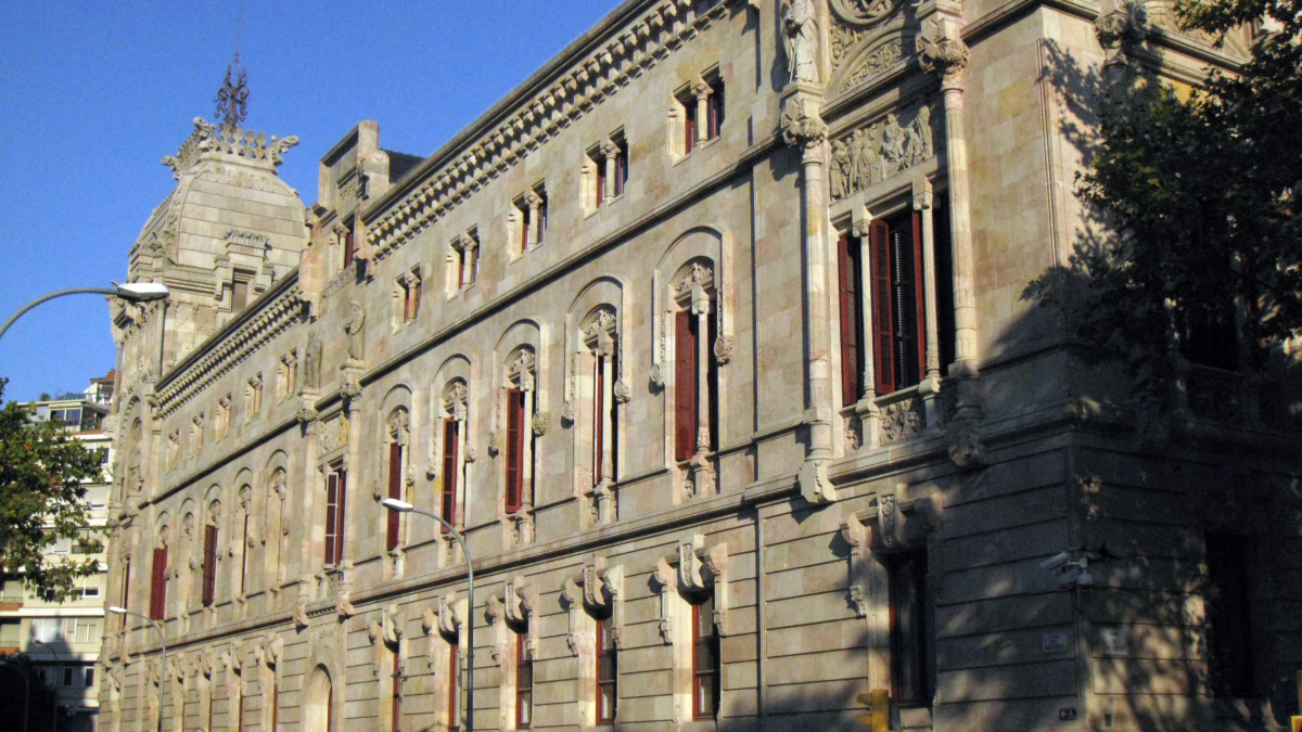 Palau de Justícia, carrer Almogàvers.