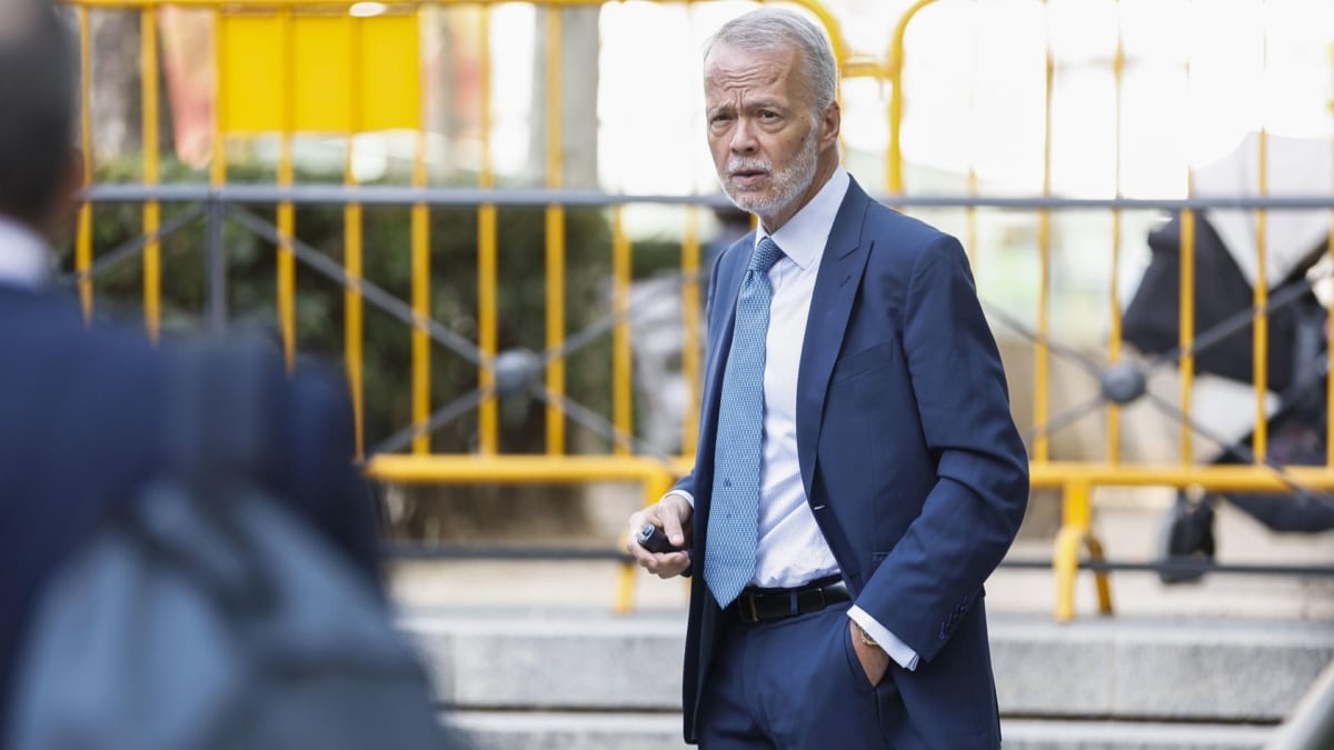 Antonio Camacho, abogado de Begoña Gómez, a las puertas de la Audiencia Nacional este jueves.