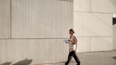 ¿Se puede salir a caminar por la calle estando de baja laboral por enfermedad?