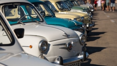 Circular con un coche histórico ahora será más fácil: estos son los cambios que trae la DGT