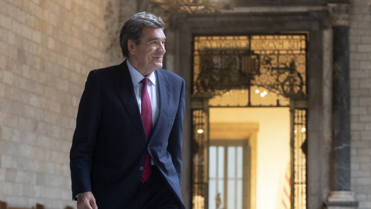 El presidente de la Generalitat, Salvador Illa, se reúne con el ministro para la Transformación Digital y de la Función Pública, José Luis Escrivá (imagen)