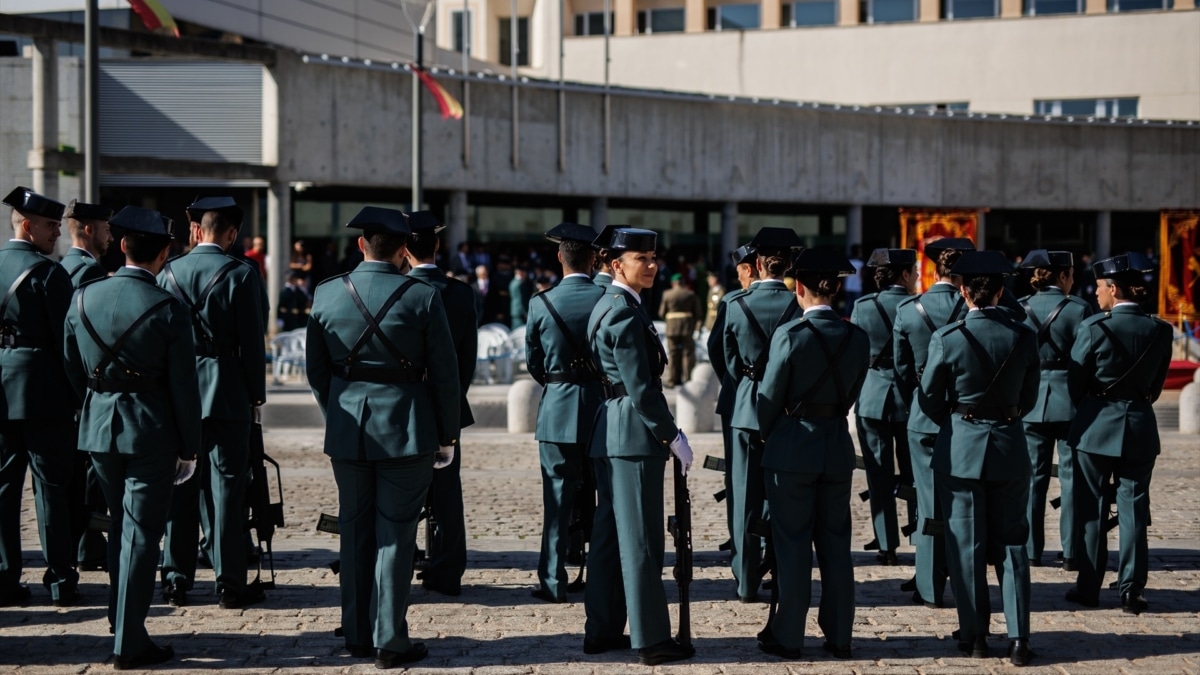 Bildu acusa a PSE y PNV de "blanquear la tortura de la Guardia Civil" por autorizarle un desfile militar el 12-O en Vitoria