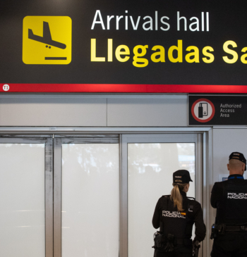 Detenida una mujer en el aeropuerto de Valencia por llevar 6,3 kg [...]