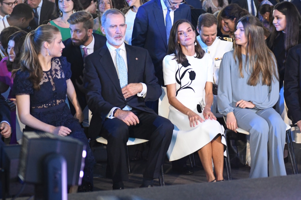 La princesa Leonor, el rey Felipe, la reina Letizia y la ifnanta Sofía durante los premios Princesa de Girona 2024.