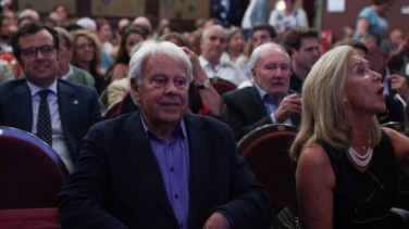 Felipe González marca distancias con el PSOE al reunirse con Edmundo González y calificarlo de "presidente electo"