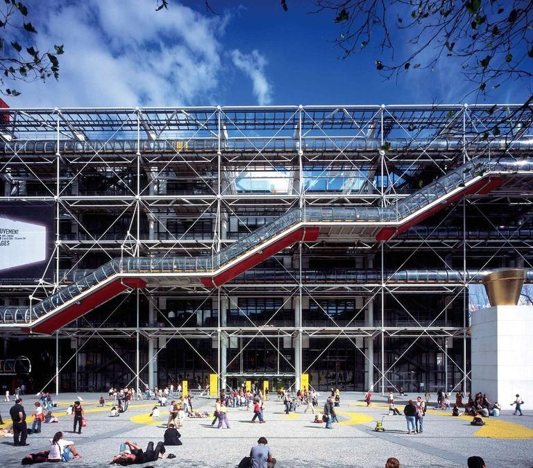 Política, mujeres y un final falso: el  surrealismo invade el Pompidou por su centenario