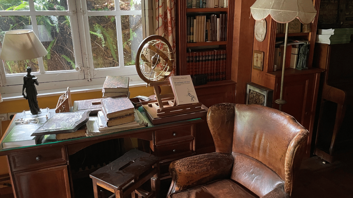 Lugar de lectura de Bueno en su casa de Niembro, en Asturias.