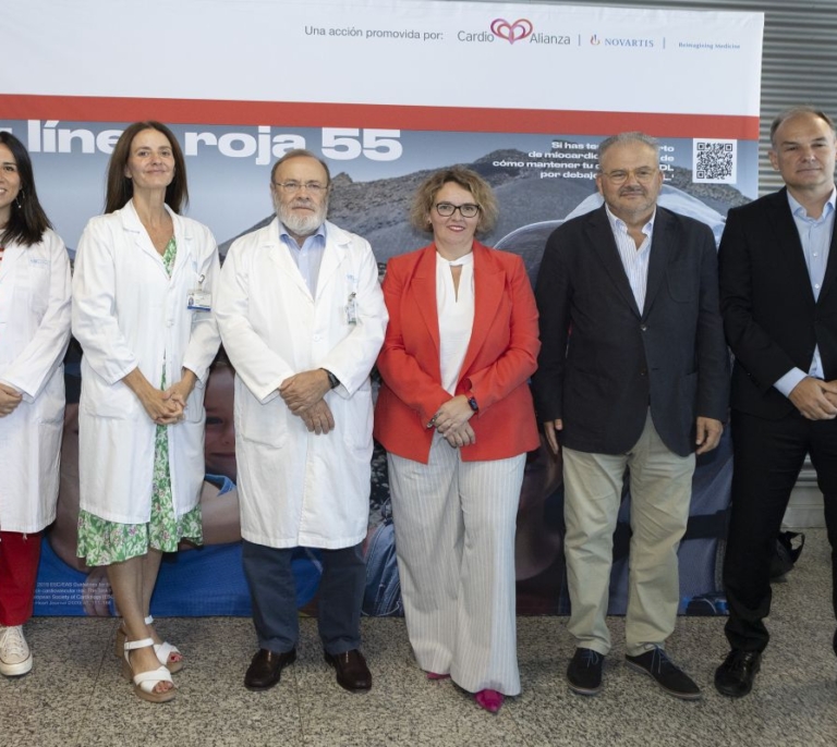 Una línea roja recorre el Hospital La Paz para fomentar la prevención del infarto de miocardio