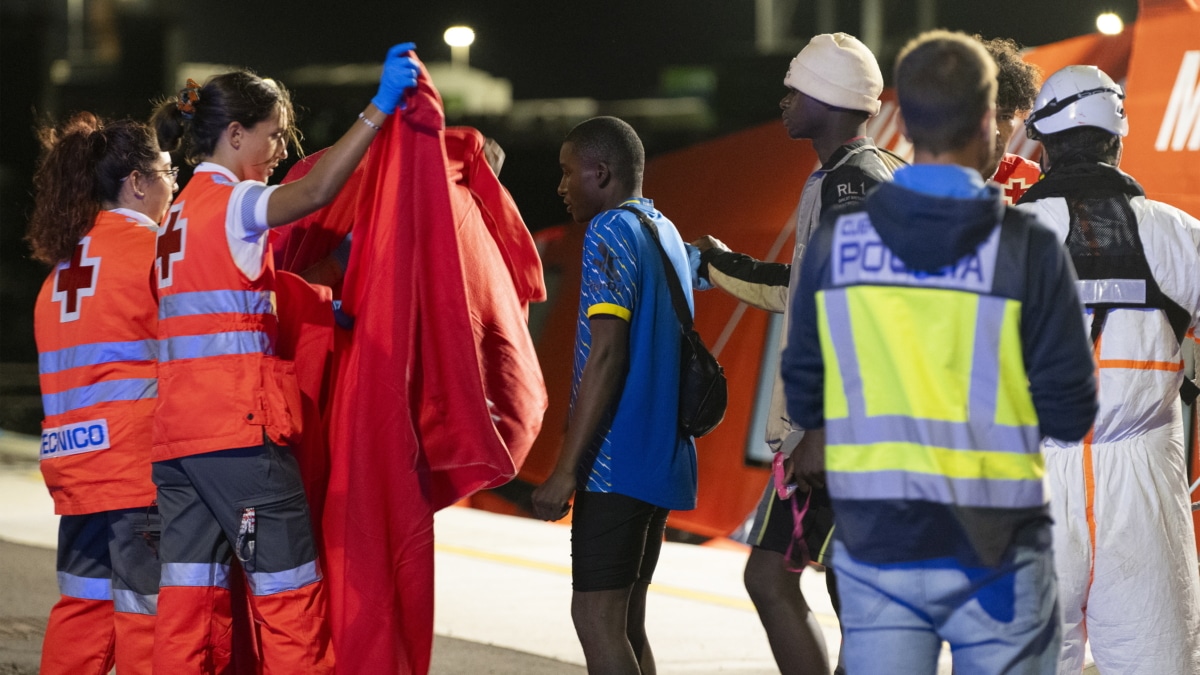 Canarias niega que vaya a abandonar a menores migrantes no acompañados