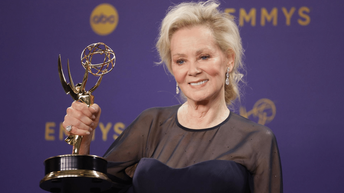 Jean Smart, ganadora del Emmy a la mejor actriz de comedia, anoche en el Teatro Peacock de Los Ángeles.