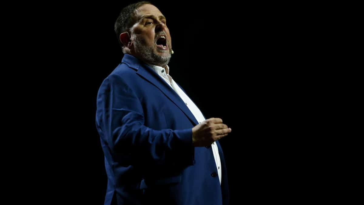 Junqueras pasa al ataque y señala a Rovira como responsable de la guerra sucia de ERC