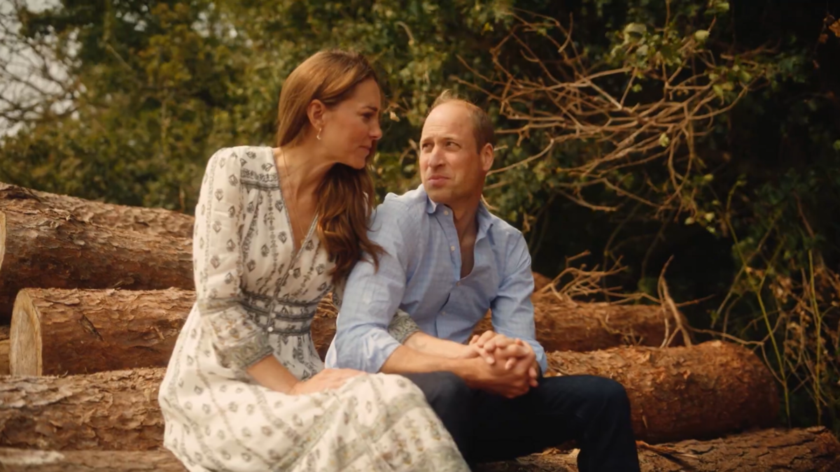 Kate y Guillermo se miran con cariño en un fotograma de su emotivo vídeo.