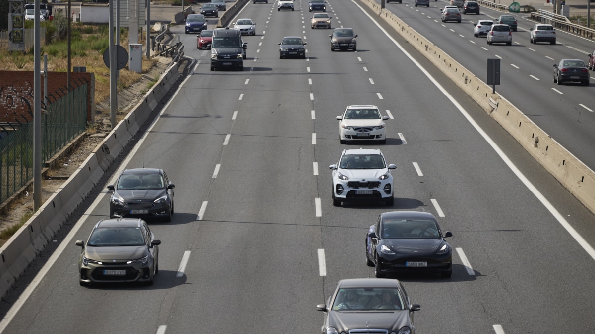 Varios vehículos en la autovía A4