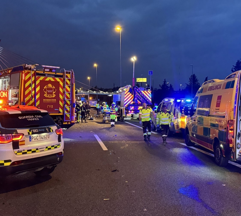 Tragedia en un choque frontal en la A-6 en Las Rozas: tres muertos y dos heridos graves