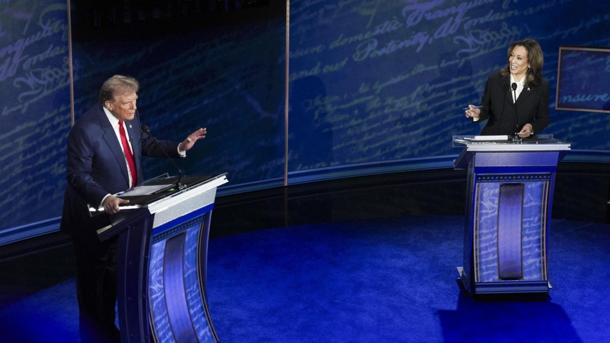 El candidato republicano a las elecciones estadounidenses Donald Trump debate con la candidata demócrata Kamala Harris.