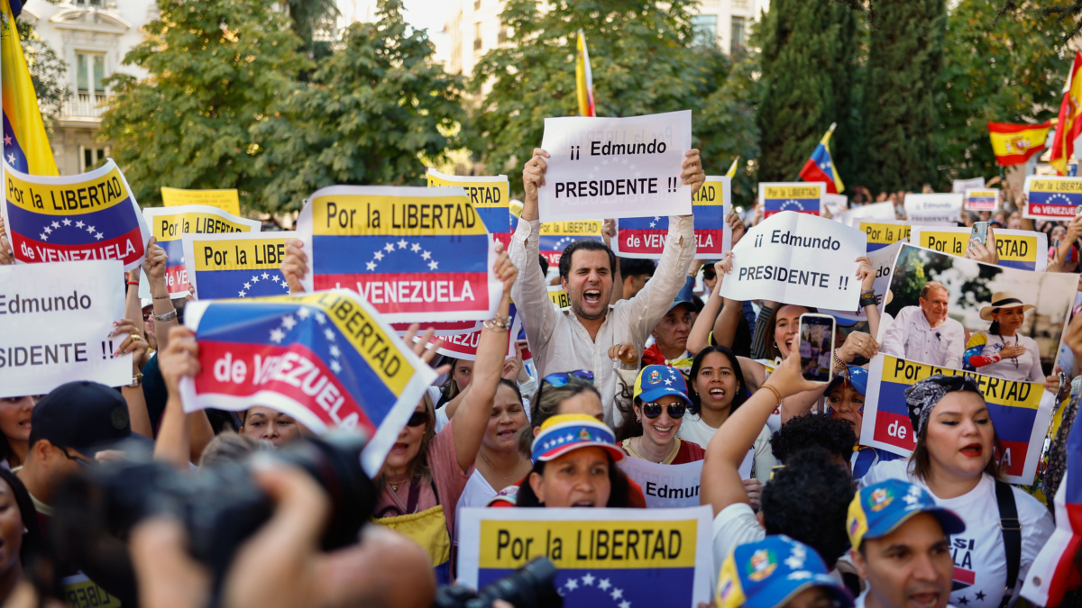 Concentración en favor de Edmundo González Urrutia en Madrid