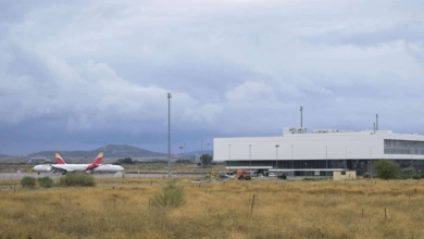 El aeropuerto de Ciudad Real contra Page: de los "ucranianos rubios" a los futbolistas negros que "meten tres goles"