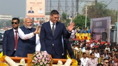 Sánchez, por fin aclamado en las calles... de la India