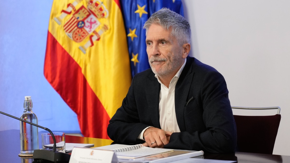 El ministro del Interior, Fernando Grande-Marlaska, durante la reunión este miércoles del comité de crisis de su departamento por la dana.