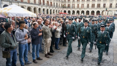 La Guardia Civil celebra el 12-O en el centro de Vitoria: "Esperanzador y emocionante"